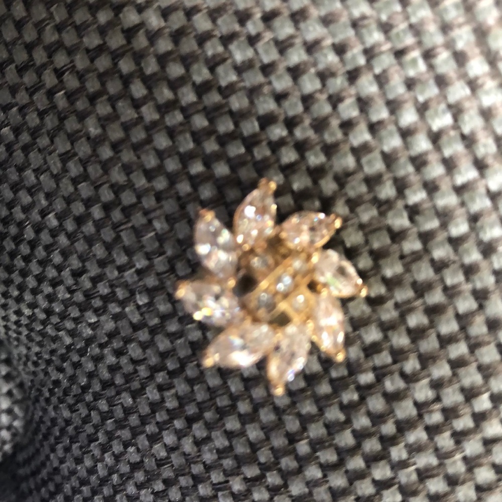 Rhinestone pierced earrings NWT - Picture 4 of 4